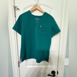 Mediclo Hunter Green FYSEL Sal Essential Scrub Top